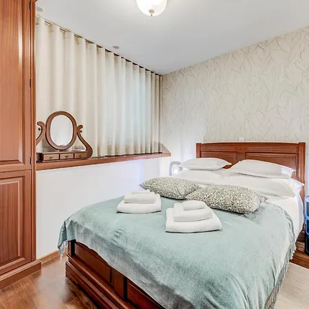 Majestic 3-bedroom Luxury Appartamento *